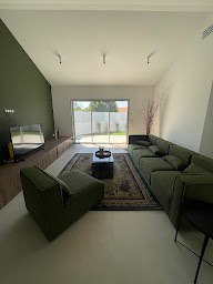 Photo n°9 de CM 17 Menuiserie à Le Thou (Magasin de stores et de rideaux)