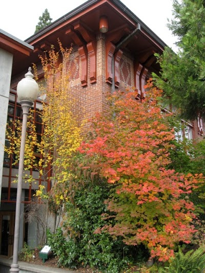 McMinnville Public Library