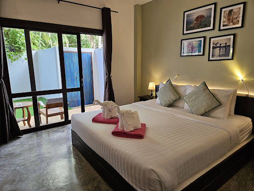 Greenlight Resort & Cafe