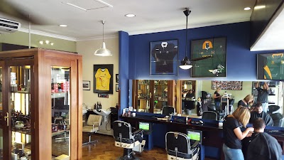 Photos of caf&eacute; barber