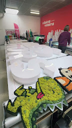 Photo n°20 de vilains-voisins - Graphistes et atelier d'impression à Rethel (Fabricant d'autocollants)