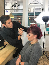 Photo n°24 de Le 58 à Paris (Salon de coiffure)