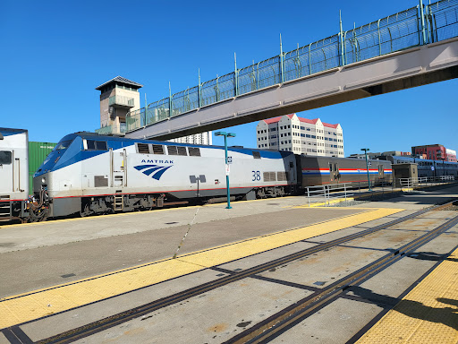 Emeryville Amtrak Station - Thumbnail
