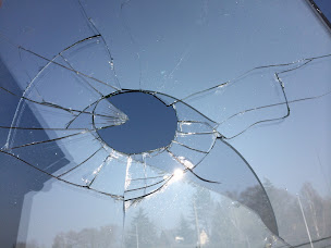 Photo n°13 de BATICLOS Artisan Vitrier Serrurier à Saint-Thual (Vitrerie - miroiterie)