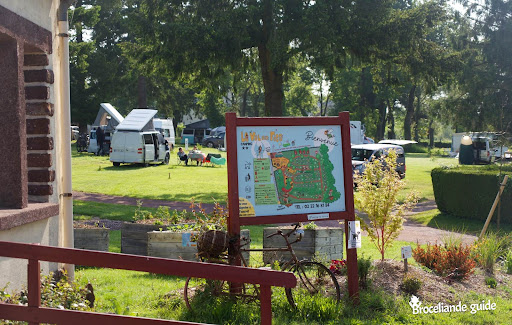 Camping Le Val aux Fées - Brocéliande - Thumbnail