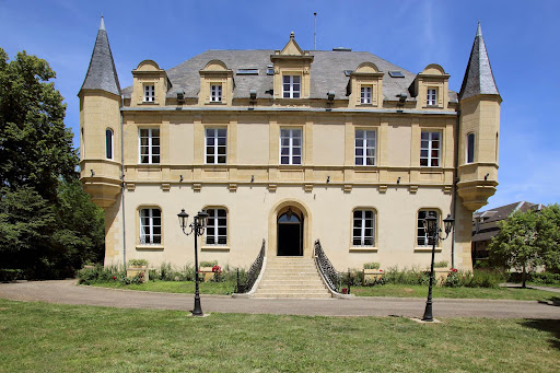 Photo de Hôtel avec piscine - Château de Puy Robert Lascaux - Montignac-Lascaux - Sarlat - Dordogne