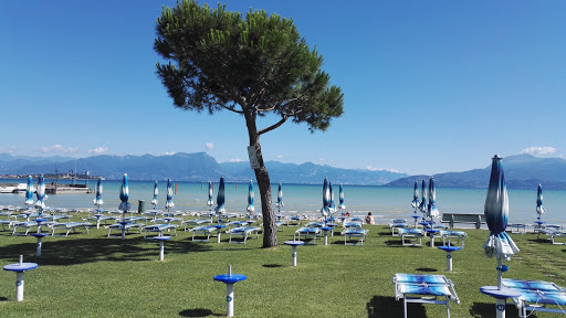 Spiaggia Lido di Lugana Sirmione Gallery - Italy
