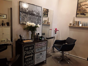 Photo n°2 de Le 14 coiffure à Torreilles (Salon de coiffure)