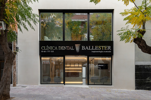 Clínica Dental Ballester · Tu dentista en Viladecans