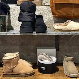 Photo n°36 de Pop and Shoes | Concept Store Lyon & e-boutique à Lyon (Magasin de vêtements pour femmes)