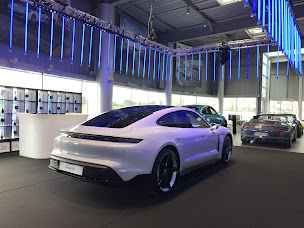 Photo n°26 de Centre Porsche Tours à Parçay-Meslay (Garage automobile)