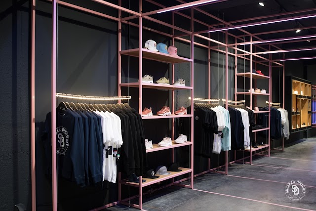 Sneaker District
