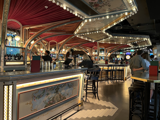 Flight Club Victoria - Pub