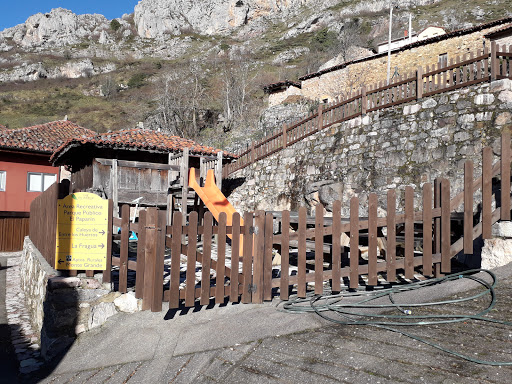 Área recreativa de La Viḷḷa de Su