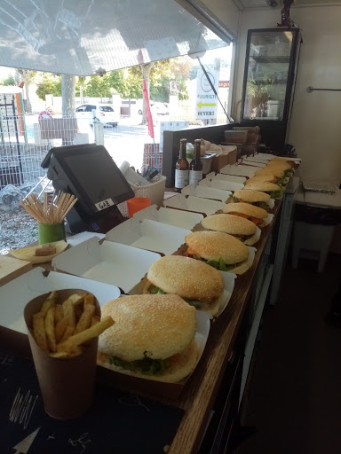 Photo 3 - Burger Toque