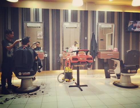 Lanang Barbershop, Author: tri wiono