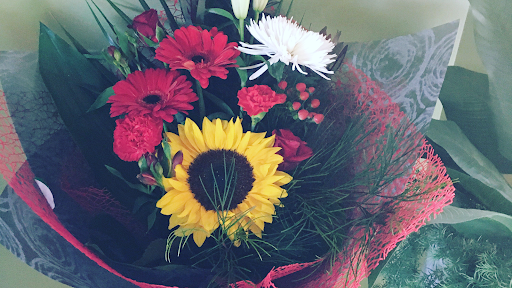 Myrtleford & Bright L'Amour Florist - Thumbnail