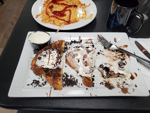 The Social House - Hermantown - Thumbnail