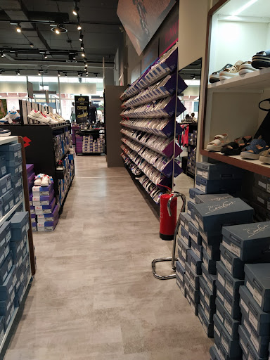 Lotto Sport & Stonefly Outlet Valmontone Gallery - Italy