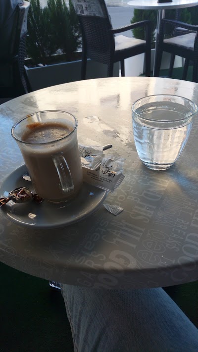 Photos of Caf&eacute; Paris D'or