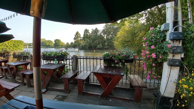 The White Swan, Twickenham Riverside