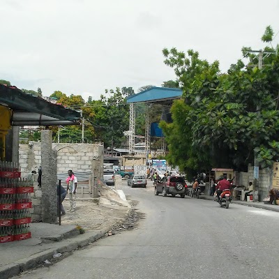Photos of Carrefour-Feuilles Wesleyan Church