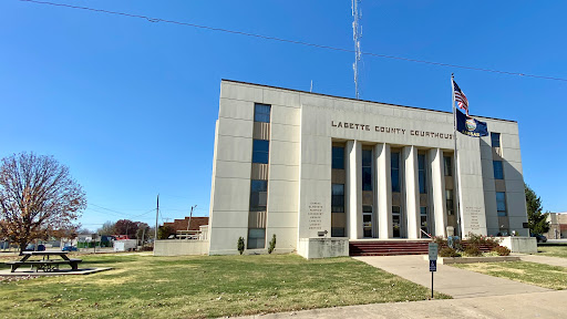 Labette County Courthouse - Thumbnail