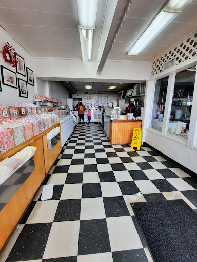 Ainslee's Salt Water Taffy - Thumbnail