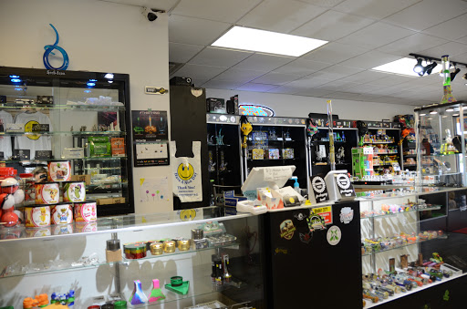 904 Smiles Smoke Shop - Thumbnail
