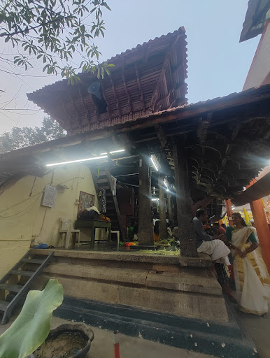 Malayinkeezhu Temple Deity Shrine