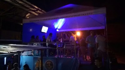 Photos of wings and beer