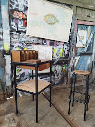 Photo n°12 de Brikbroc brocante du port de Marennes à Marennes (Magasin de meubles)