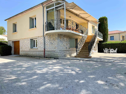 Photo de LES GRANDS PRÉS DES BARONNIES - La Muse :Location gite avec piscine,grande capacité,face aux Dentelles de Montmirail,Vaucluse