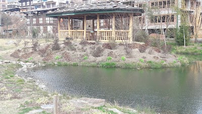 Photos of Ludrong Memorial Garden