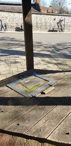 Ancient well - Visual