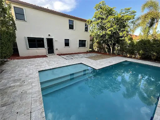 Victor Rosario Vice President, Florida Real Estate Advisory Inc. Commercial Brokerage - Thumbnail