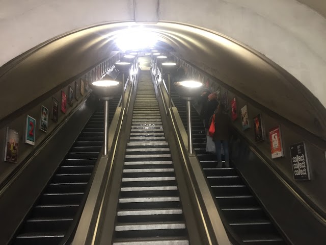 Colliers Wood London Underground Station