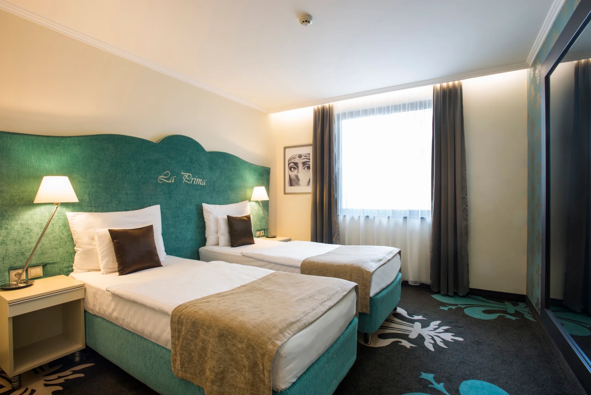 La Prima Fashion Hotel & Restaurant