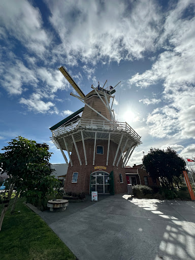 Cafe de Molen / The Dutch Oven - Thumbnail