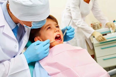 A Kidz Dentist, Dr. Hank Salyer, DDS