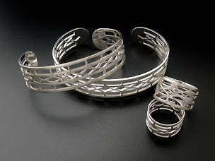 Photo n°7 de Hashka Fusion, bijoutiers-joailliers. Créations forgées sur le volcan. A découvrir à la boutique 