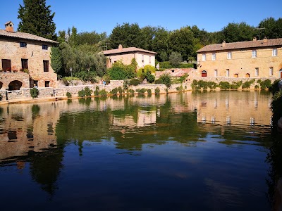 Bagno Vignoni, Free Parking