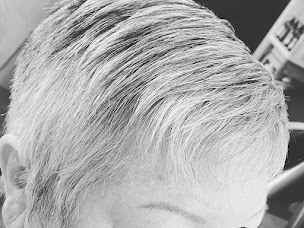 Photo n°10 de Coiffeur C-coif-fée Valérie Chaminand à Lagarde-Marc-la-Tour (Salon de coiffure)