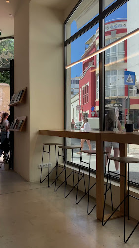Avaliações doBlack and White Coffee Shop em Lagos - Cafeteria