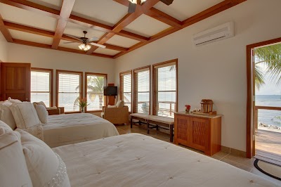 Photos of Hatchet Caye Resort