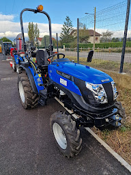 Photo n°3 de Agritec42 à Saint-Romain-le-Puy (Concessionnaire de remorques)