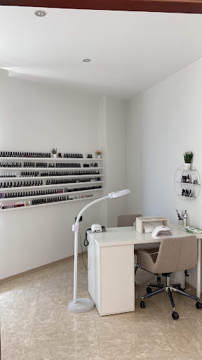 Aziza kara beauty center