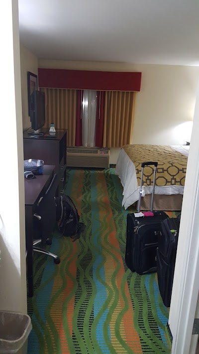 Photos of Baymont Inn & Suites Evansville North/Haubstadt