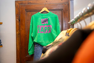 Photo n°8 de Via Luna - magasin de vêtements et accessoires mode pour femmes à Oloron-Sainte-Marie (Magasin de vêtements vintage)