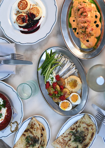 Alisa wine & friends by null